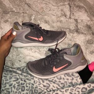 nike running shoes like new